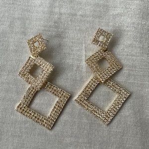 Symmetrical Drop-Down Earrinngs